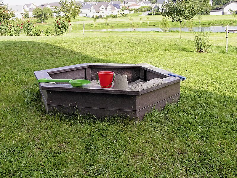 Sandkasten MAULWURF, sechseckig, aus Recyclingkunststoff