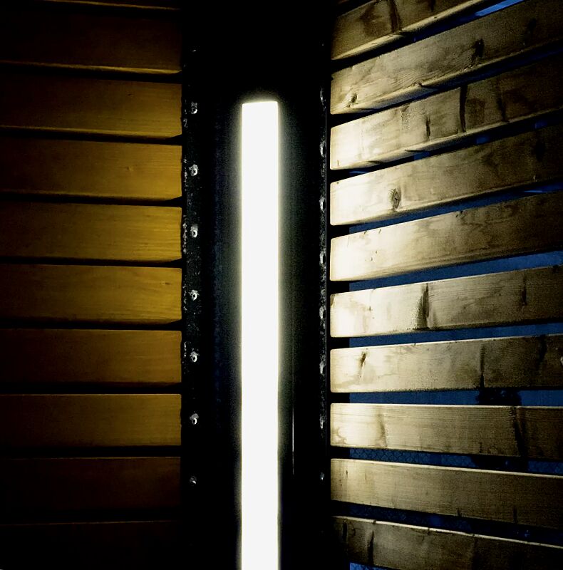 Stützenblende hinterleuchtet mit LED-Lichtleiste