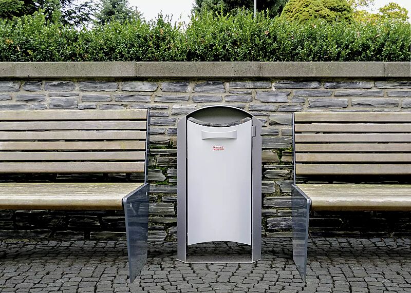 Abfallbehälter BURNHAM mit Ascher, Behälter in RAL 9006 weißaluminium, Rahmen in eisenglimmergrau