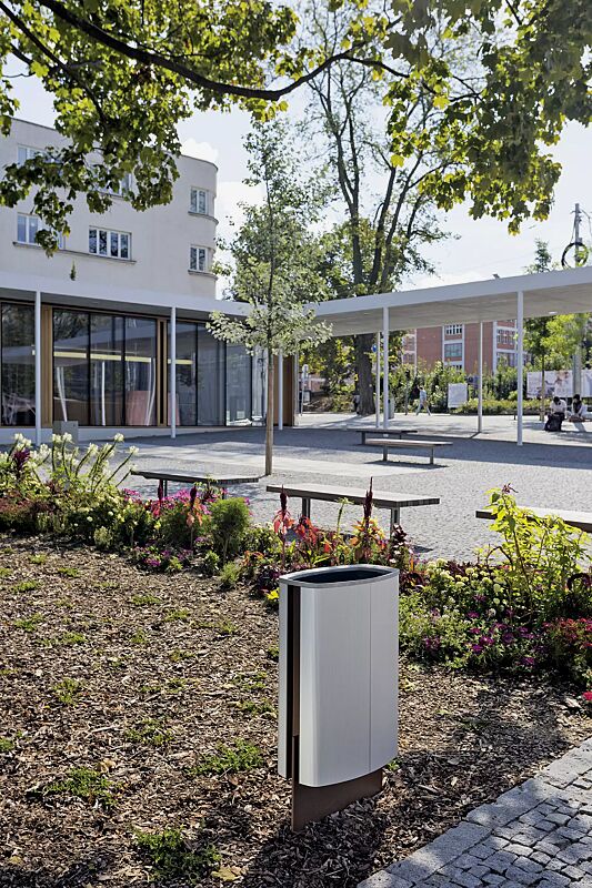 Abfallbehälter MINIUM mit durchgehender flacher Fußplatte zum Aufdübeln, Stahlteile in RAL 7016 anthrazitgrau