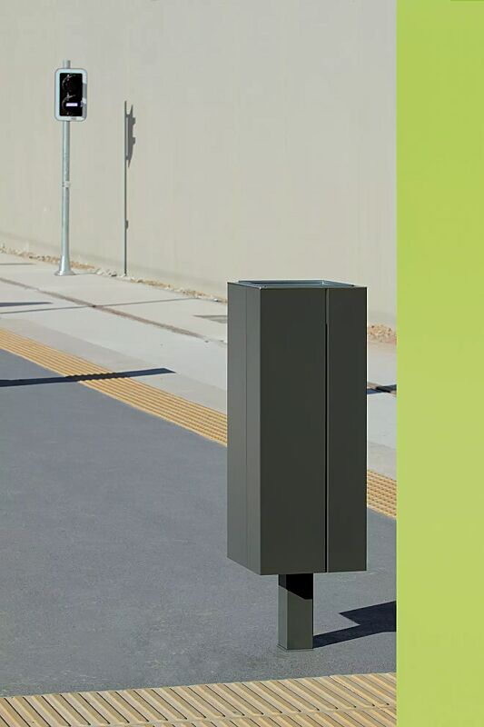 Abfallbehälter NANUK, quadratisch, Korpus: Stahlblech, in RAL 9007 graualuminium