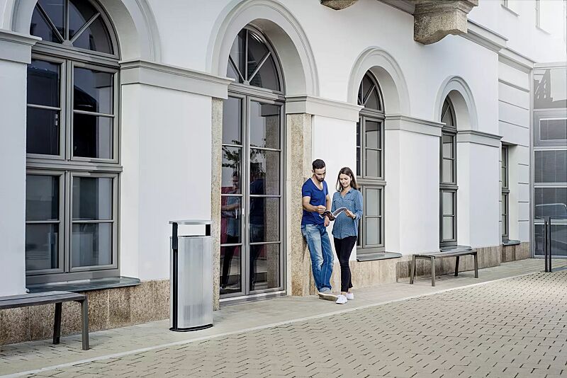 Abfallbehälter MINIUM mit Schutzdach, zum Aufdübeln, Stahlteile in RAL 7016 anthrazitgrau