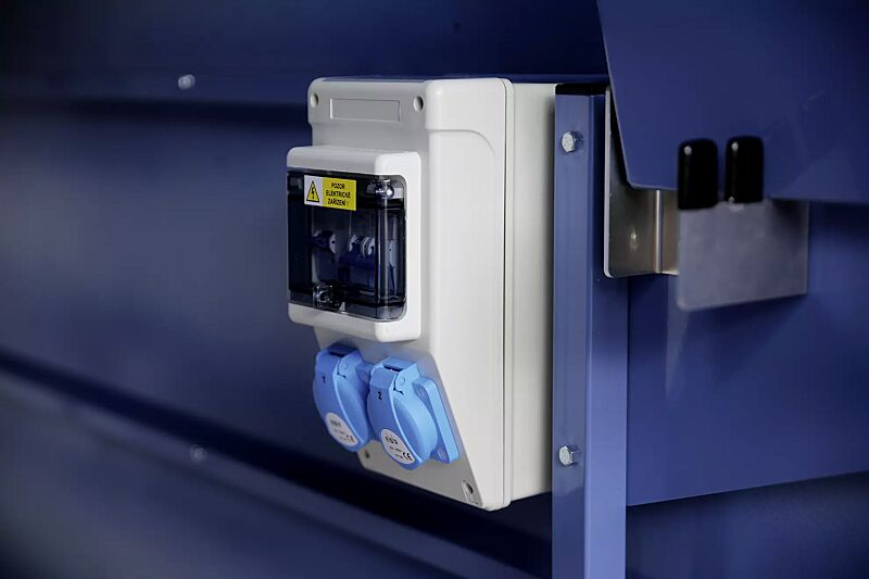 Detail: Ladestation mit klappbarer Ablage