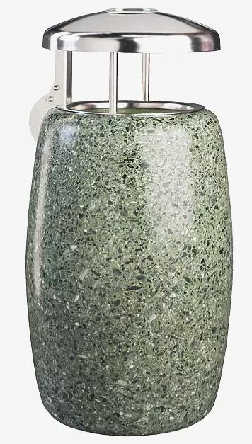 Abfallbehälter PEGASO aus rekonstituiertem Marmor geschliffen, in grün alpi, mit Edelstahl-Schutzdach und Ascher