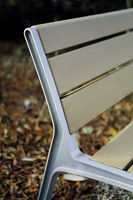 Detail: Resysta®-Belattung, lasiert in natur