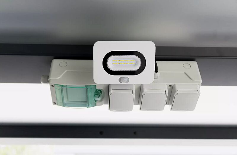 Steckdosenleiste inklusive LED-Strahler