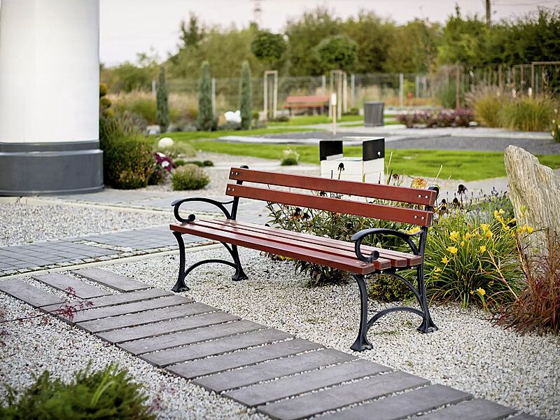 Sitzbank PIENZA,  Stahlteile in RAL 9005 tiefschwarz