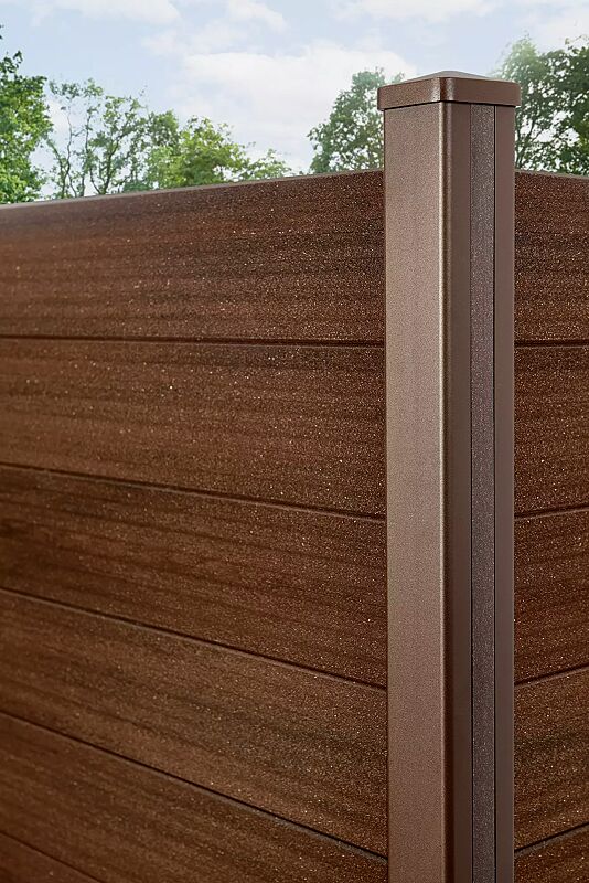 Detail: Grundstütze DB, verstärkter Schallschutz für Sicht- und Schallschutzwand LYNWOOD in RAL 8011 nussbraun