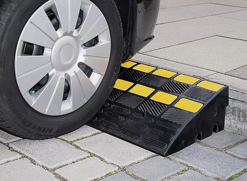 Bordsteinrampe LUTTER, Normelement, Höhe 150 mm