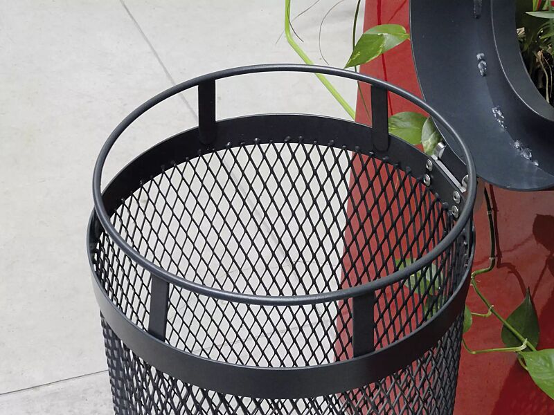 abfallbehaelter-aeroporto__shoKAT0029972 Detail: Entleerung