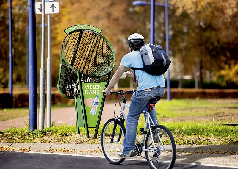 abfallbehaelter-binswinger__shoKAT0062689 Abfallbehälter BINSWINGER mit Vorder- und Seitenteil (Zubehör) sowie Aufklebern mit individueller Beschriftung (Zubehör), Stahlteile in RAL 6009 tannengrün