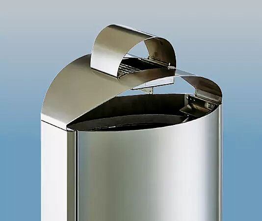 abfallbehaelter-capital__shoKAT0000709 Ascher beim 50-Liter-Edelstahl-Standbehälter im Schutzdach integriert