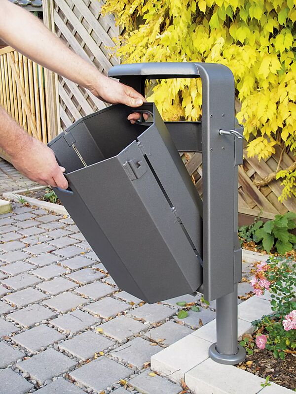 abfallbehaelter-coventry__shoKAT0020718 Abfallbehälter zum Entleeren abnehmen