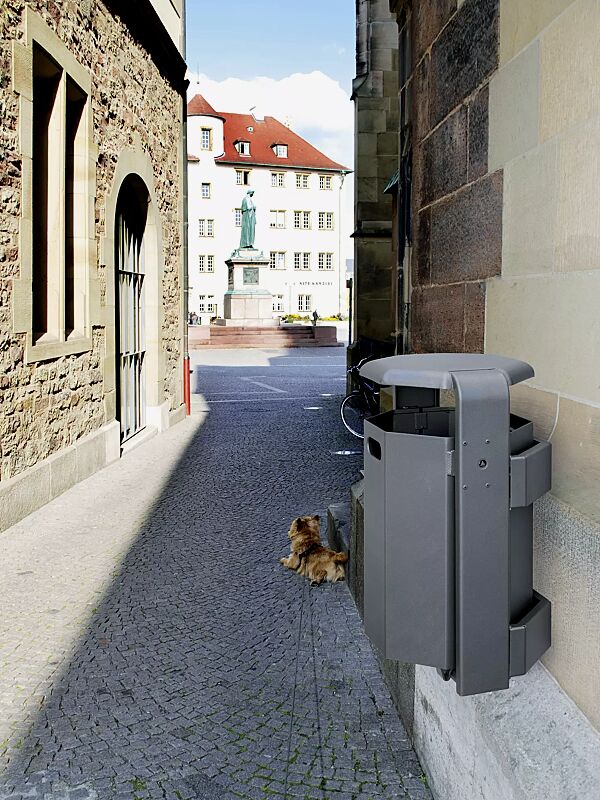 abfallbehaelter-coventry__shoKAT0020755 Abfallbehälter COVENTRY, zur Wandbefestigung, in DB 703 eisenglimmer