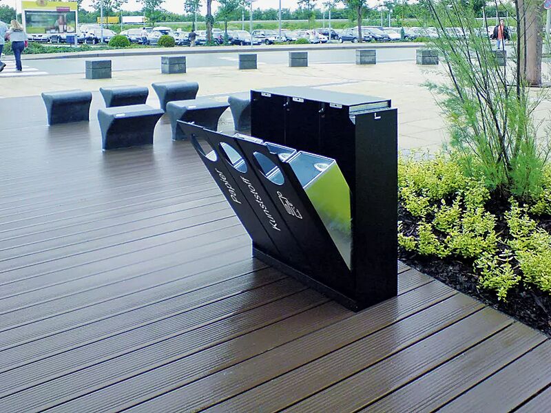 abfallbehaelter-crystal__shoKAT0035488 Abfallbehälter CRYSTAL TRIO mit 1 Ascher, 3 x 32 Liter, ohne Einwurfklappe, in RAL 9005 tiefschwarz, Siebdruck in RAL 9003 signalweiß