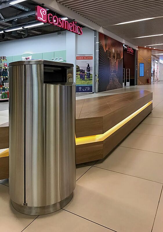 abfallbehaelter-finbin-city__shoKAT0069998 Standbehälter FINBIN CITY aus Edelstahl, 75 Liter, ohne Ascher, zum freien Aufstellen mittels betonbeschwertem Edelstahlsockel (auf Anfrage)