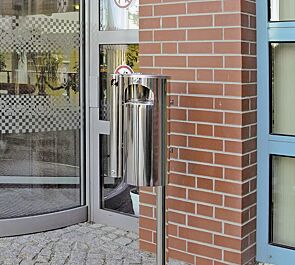 Abfallbehälter FINTWIN, 30 Liter, mit Ascher, mit Pfosten zum Einbetonieren (Zubehör)