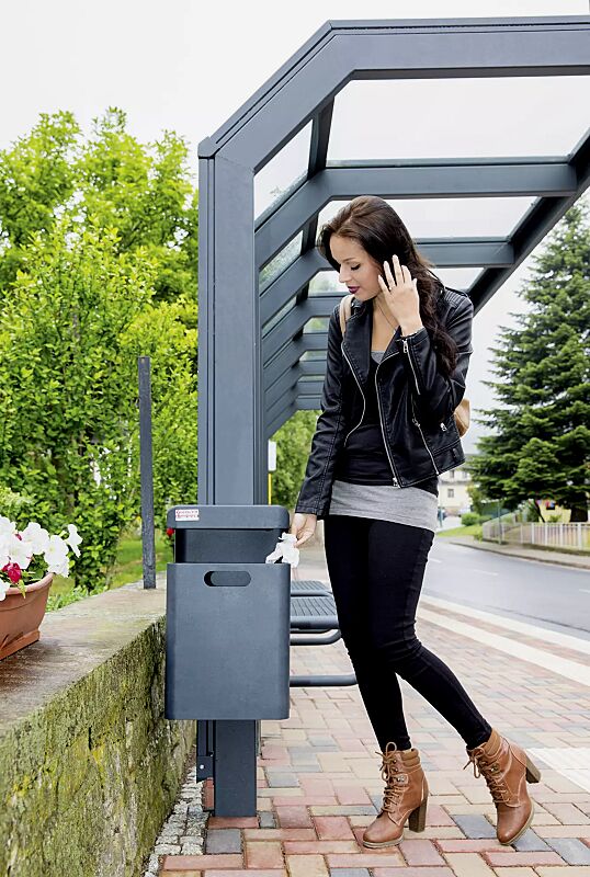 abfallbehaelter-halifax__shoKAT0041223 Abfallbehälter HALIFAX, 29 Liter, mit Ascher, zur Wandbefestigung, in RAL 7016 anthrazitgrau