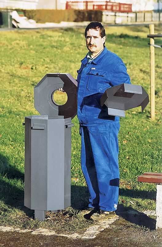 abfallbehaelter-hamburg__shoKAT0001078 - Behälter zur Aufnahme eines Abfallsackes, mit Deckel - Zugang zum Zwischenraum, z. B. für Ratten