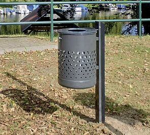 <div id="container" class="container">Abfallbehälter KÖLN ohne Ascher, 35 Liter, mit Lochoptik, zum Einbetonieren, in DB 703 eisenglimmer, mit Innenbehälter (Zubehör)</div>