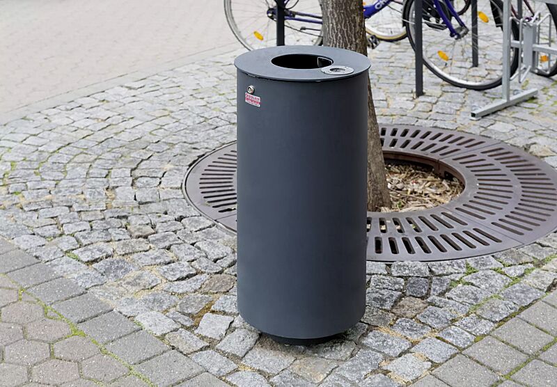 abfallbehaelter-noranda__shoKAT0063124 Abfallbehälter NORANDA mit Ascher, in RAL 7016 anthrazitgrau