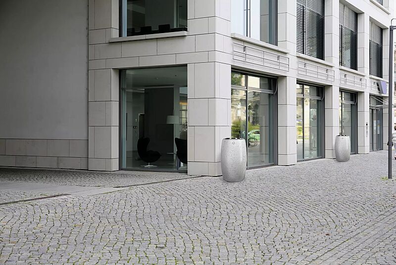 abfallbehaelter-orione__shoKAT0042992 Abfallbehälter ORIONE aus rekonstituiertem Marmor geschliffen, in weiß carrara