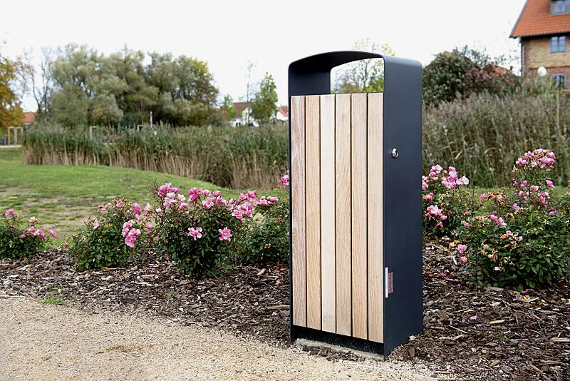 abfallbehaelter-prax__shoKAT0061085 Abfallbehälter PRAX, Korpus: Robinienholzbelattung, Stahlteile in RAL 7016 anthrazitgrau