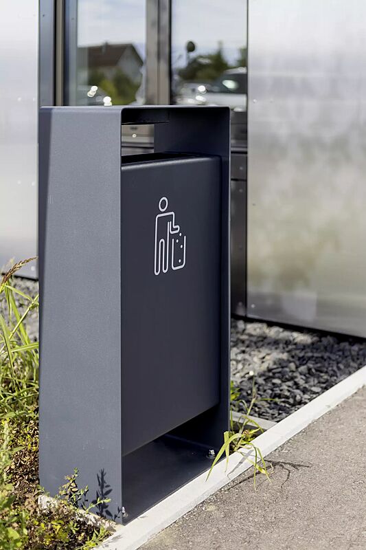 abfallbehaelter-radium__shoKAT0069710 Abfallbehälter RADIUM mit Ascher, in RAL 7016 anthrazitgrau, Siebdruck in RAL 9003 signalweiß