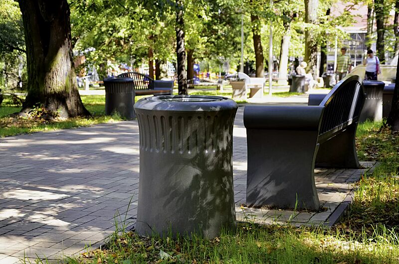 abfallbehaelter-savona-__shoKAT0038828 Abfallbehälter SAVONA mit Ascher, in graphit, Sitzbank SAVONA auf Anfrage