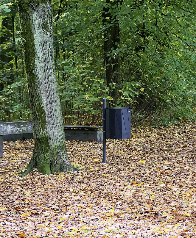 abfallbehaelter-tenby__shoKAT0060936 Abfallbehälter TENBY zur Pfostenbefestigung (Pfosten Zubehör), 50 Liter, in RAL 7016 anthrazitgrau