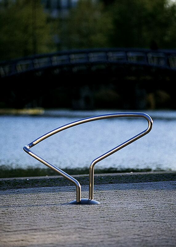 anlehnbuegel-austin__shoKAT0041422 Anlehnbügel AUSTIN, langer Bügel, Edelstahl