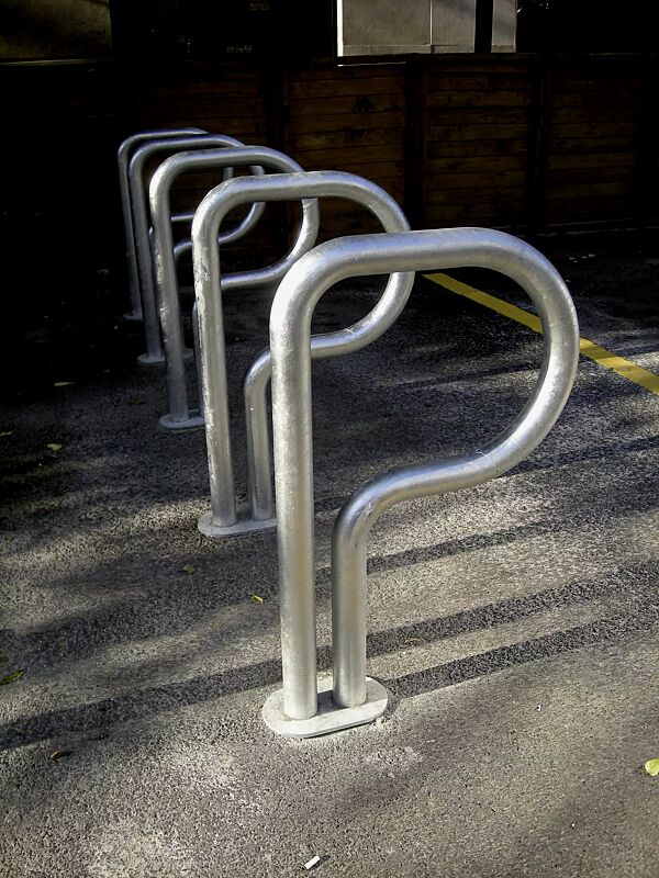 anlehnbuegel-bikepark__shoKAT0019251 Anlehnbügel BIKEPARK, zum Aufdübeln