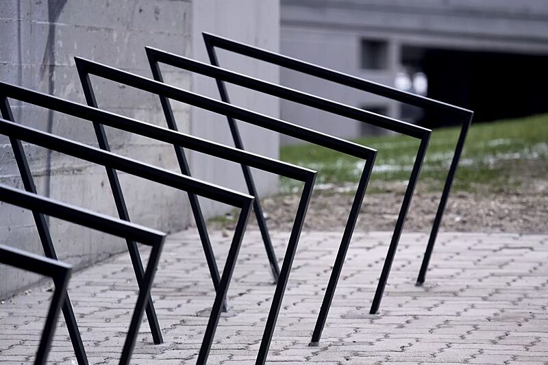 anlehnbuegel-edgetyre__shoKAT0050892 Anlehnbügel EDGETYRE, Breite 965 mm, in RAL 7016 anthrazitgrau