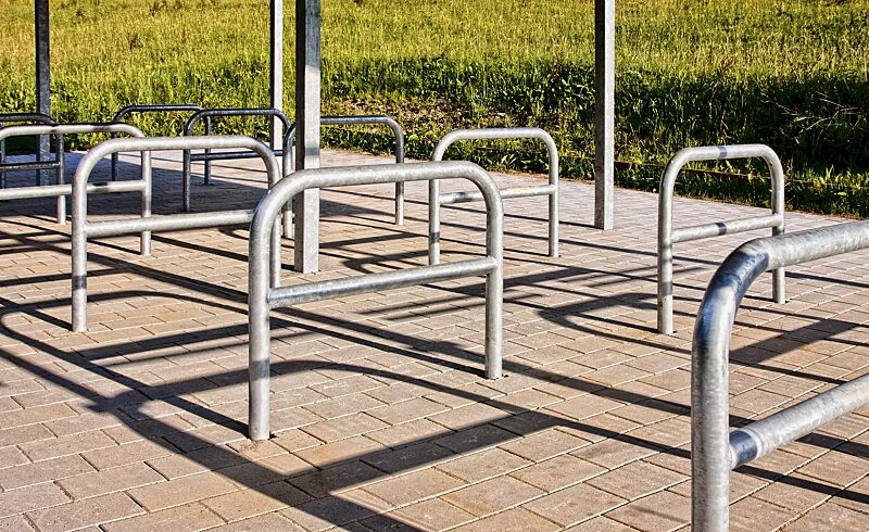 anlehnbuegel-florida__shoKAT0020562 Anlehnbügel FLORIDA mit Quersteg, zum Einbetonieren, feuerverzinkt