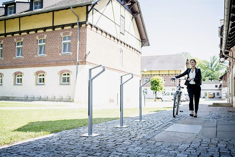 anlehnbuegel-greyhound__shoKAT0057839 Anlehnbügel GREYHOUND aus Edelstahl