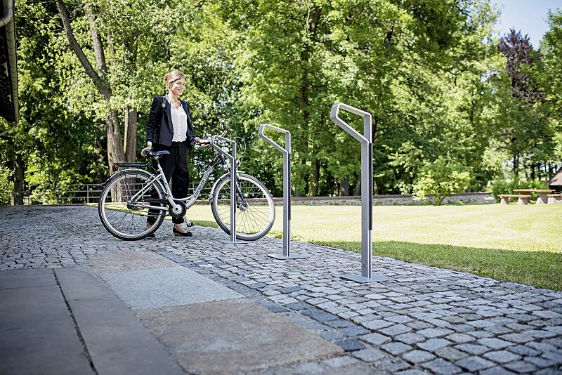 anlehnbuegel-greyhound__shoKAT0057849 Anlehnbügel GREYHOUND aus Edelstahl