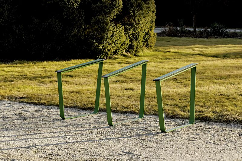 anlehnbuegel-iglau__shoKAT0072511 Anlehnbügel IGLAU, Breite 900 mm, in RAL 6010 grasgrün