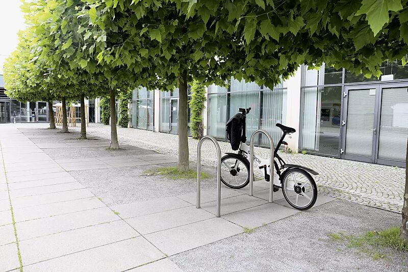 anlehnbuegel-oklahoma__shoKAT0050545 Anlehnbügel OKLAHOMA zum Einbetonieren, Edelstahl