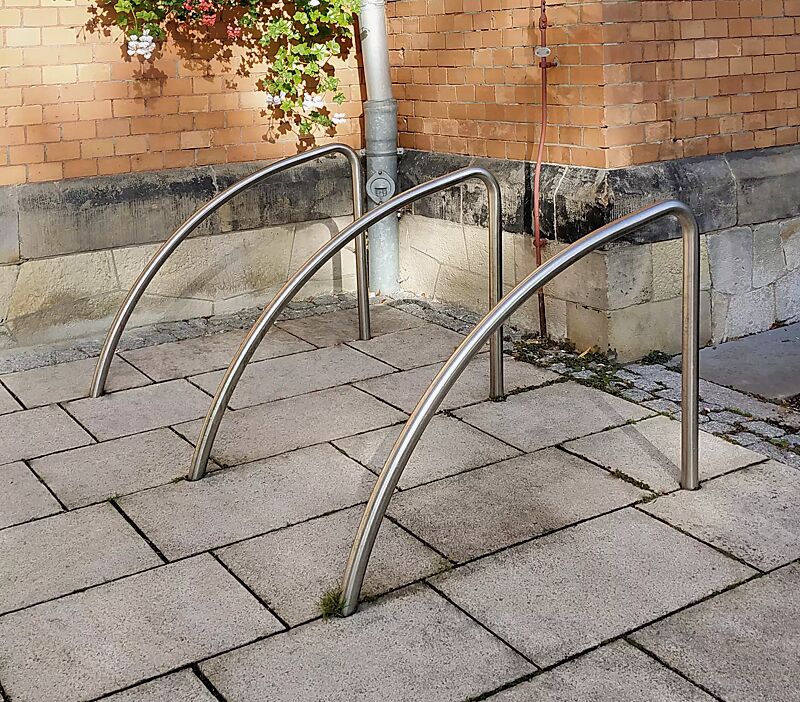 Anlehnbügel SACRAMENTO zum Einbetonieren, Edelstahl