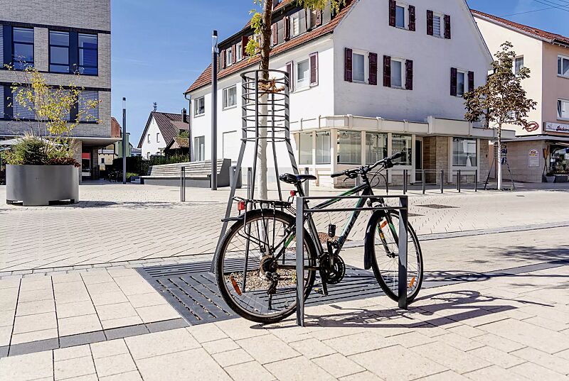 anlehnbuegel-tamores__shoKAT0071994 Anlehnbügel TAMORES mit Quersteg, Breite 850 mm, in DB 703 eisenglimmer