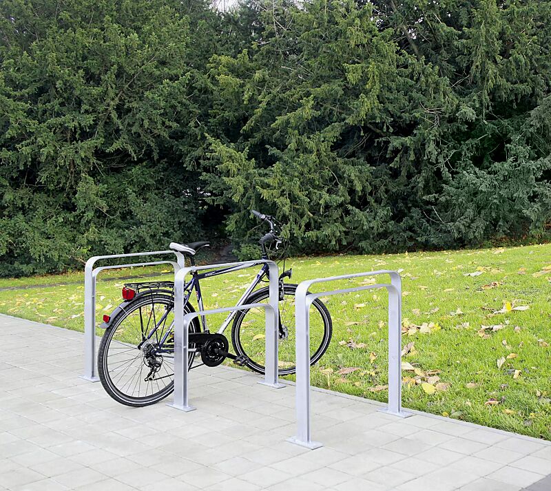 anlehnbuegel-tampa__shoKAT0041573 Anlehnbügel TAMPA mit Innenbügel mittig bzw. hoch, zum Aufdübeln, Breite 850 mm, feuerverzinkt