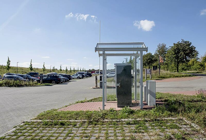 automatenueberdachung-tangenta__shoKAT0071311 Automaten-Überdachung TANGENTA, Dachbreite x Dachtiefe 1700 mm x 2000 mm, Rück- und Seitenwände ESG, Klarglas, Stahlkonstruktion in RAL 7035 lichtgrau