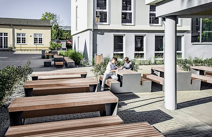Bank-Tisch-Kombination BLOCQ mit Jatobaholzbelattung, Breite 2080 mm, Stahlteile in RAL 9007 graualuminium