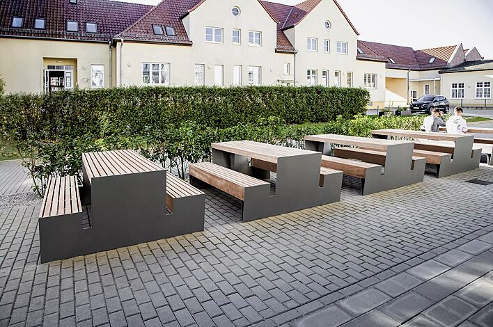 Bank-Tisch-Kombination BLOCQ mit Jatobaholzbelattung, Breite 2080 mm, Stahlteile in RAL 9007 graualuminium