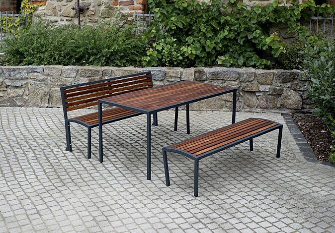 Tisch CAMILLA und Sitzbänke CAMILLA ohne und mit Rückenlehne, mit Hartholzbelattung, Stahlteile in RAL 7016 anthrazitgrau