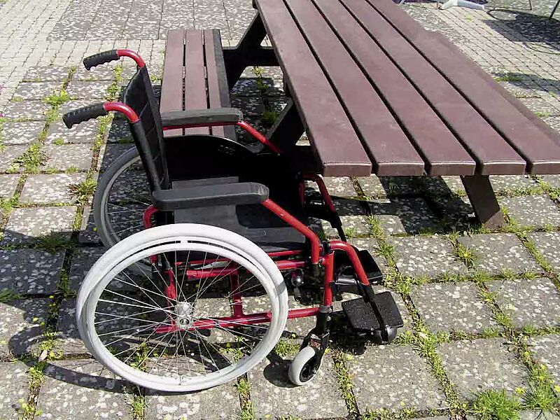 bank-tisch-kombination-common__shoKAT0012678 Bank-Tisch-Kombination COMMON, je Tischseite 1 Rollstuhlstellplatz