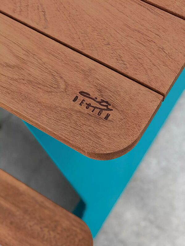 bank-tisch-kombination-waver__shoKAT0060394 Bank-Tisch-Kombination WAVER mit Hartholzbelattung, Stahlteile in RAL 5021 wasserblau