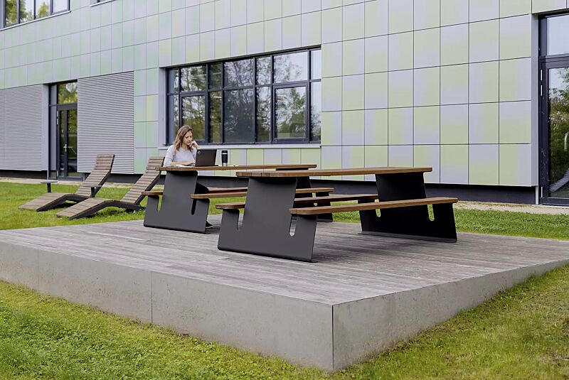 bank-tisch-kombination-waver__shoKAT0075847 Bank-Tisch-Kombination WAVER mit Hartholzbelattung, Stahlteile in RAL 7016 anthrazitgrau, sowie Liegebank RIVAGE