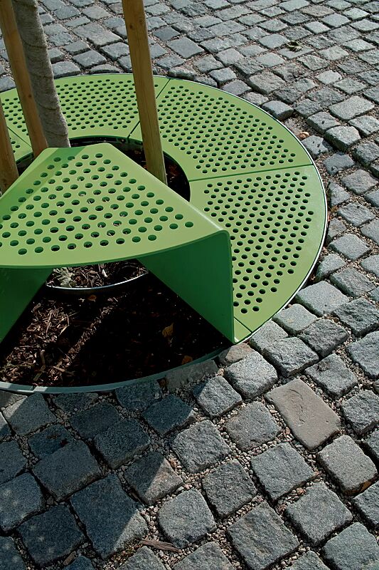 baumschutzrost-sinus__shoKAT0051549 Baumschutzrost SINUS mit 1 Sitz, Sitz ohne Kunststoffnoppen, in RAL 6010 grasgrün