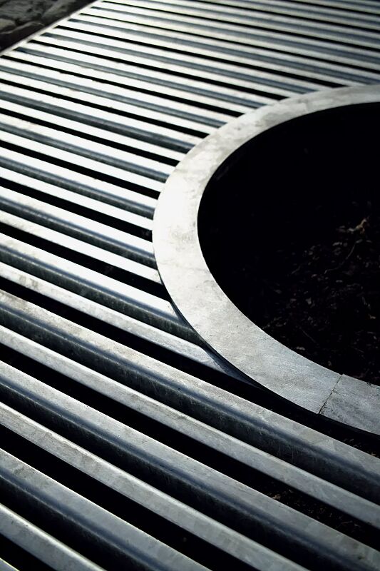 baumschutzrost-und--gitter-arbottura__shoKAT0031552 Detail